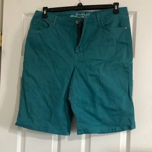 Gloria Vanderbilt All-Around Slimming Effect Shorts